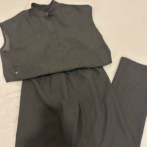 Figs Women's Gray Scrub Set